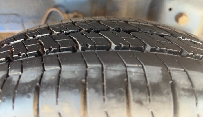 2018 Hyundai Eon ERA +, Petrol, Manual, 59,052 km, Right Rear Tyre Tread