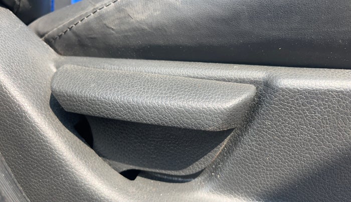 2018 Hyundai Eon ERA +, Petrol, Manual, 59,052 km, Driver Side Adjustment Panel