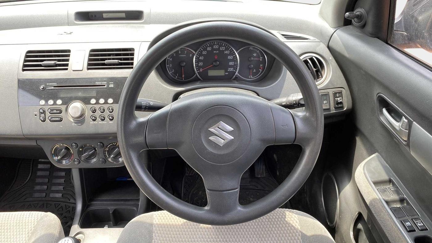 2010 Maruti Swift Dzire VXI, Petrol, Manual, 39,579 km, Steering Wheel Close Up