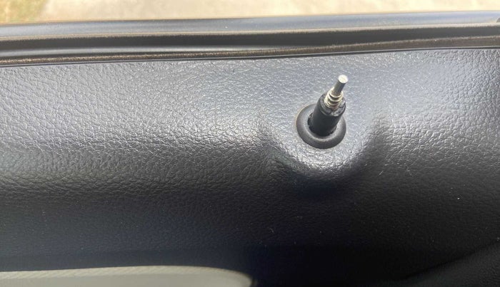 2021 Maruti Alto VXI PLUS, Petrol, Manual, 24,343 km, Lock system - Door lock knob has minor damage