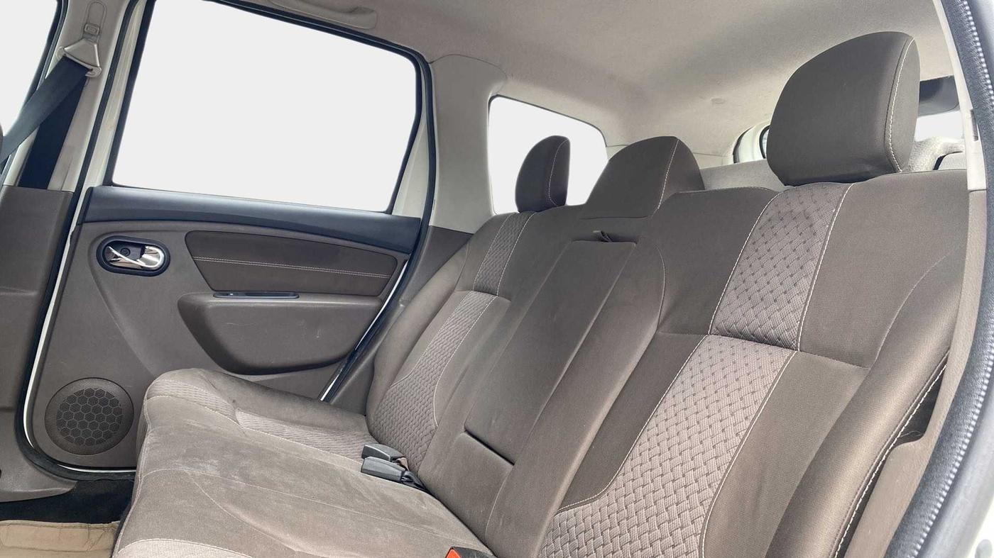 2016 Renault Duster 110 PS RXZ 4X2 AMT DIESEL, Diesel, Automatic, 1,11,872 km, Right Side Rear Door Cabin