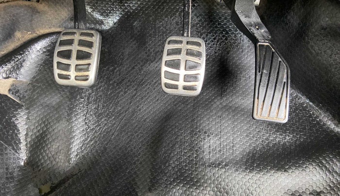 2013 Maruti Swift Dzire VDI, Diesel, Manual, 1,23,033 km, Pedals