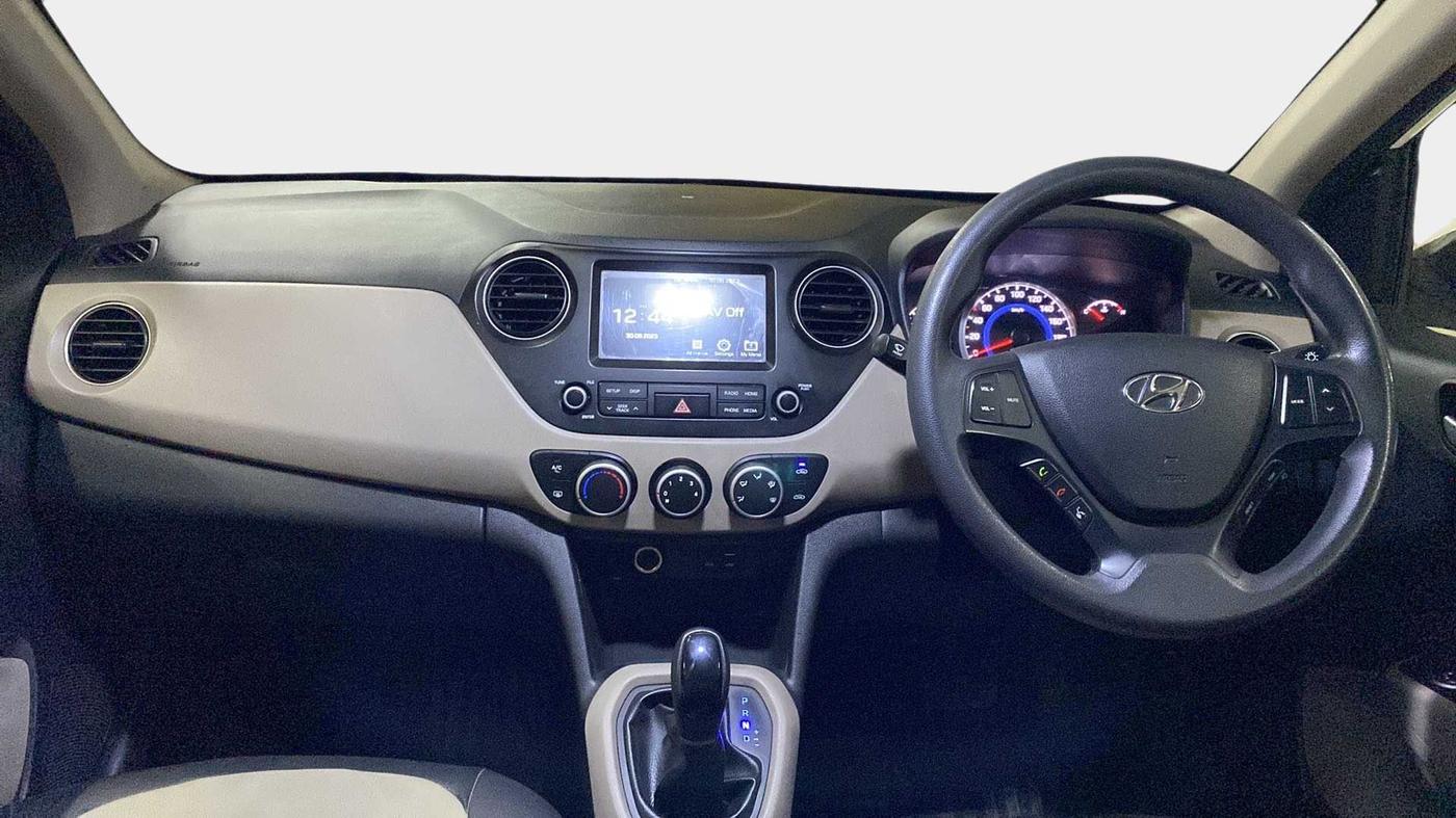 2017 Hyundai Grand i10 SPORTZ (O) AT 1.2 KAPPA VTVT, Petrol, Automatic, 69,705 km, Dashboard