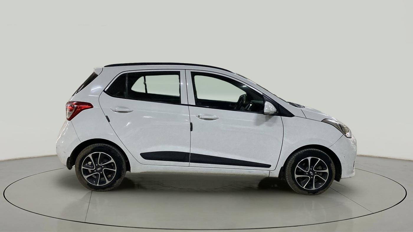 2017 Hyundai Grand i10 SPORTZ (O) AT 1.2 KAPPA VTVT, Petrol, Automatic, 69,705 km, Right Side View
