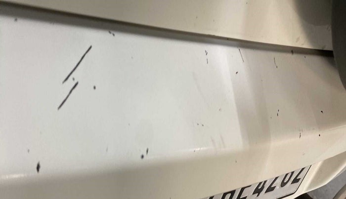 2016 Mahindra TUV300 T8, Diesel, Manual, 54,567 km, Rear bumper - Minor scratches