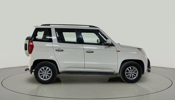 2016 Mahindra TUV300 T8, Diesel, Manual, 54,567 km, Right Side View