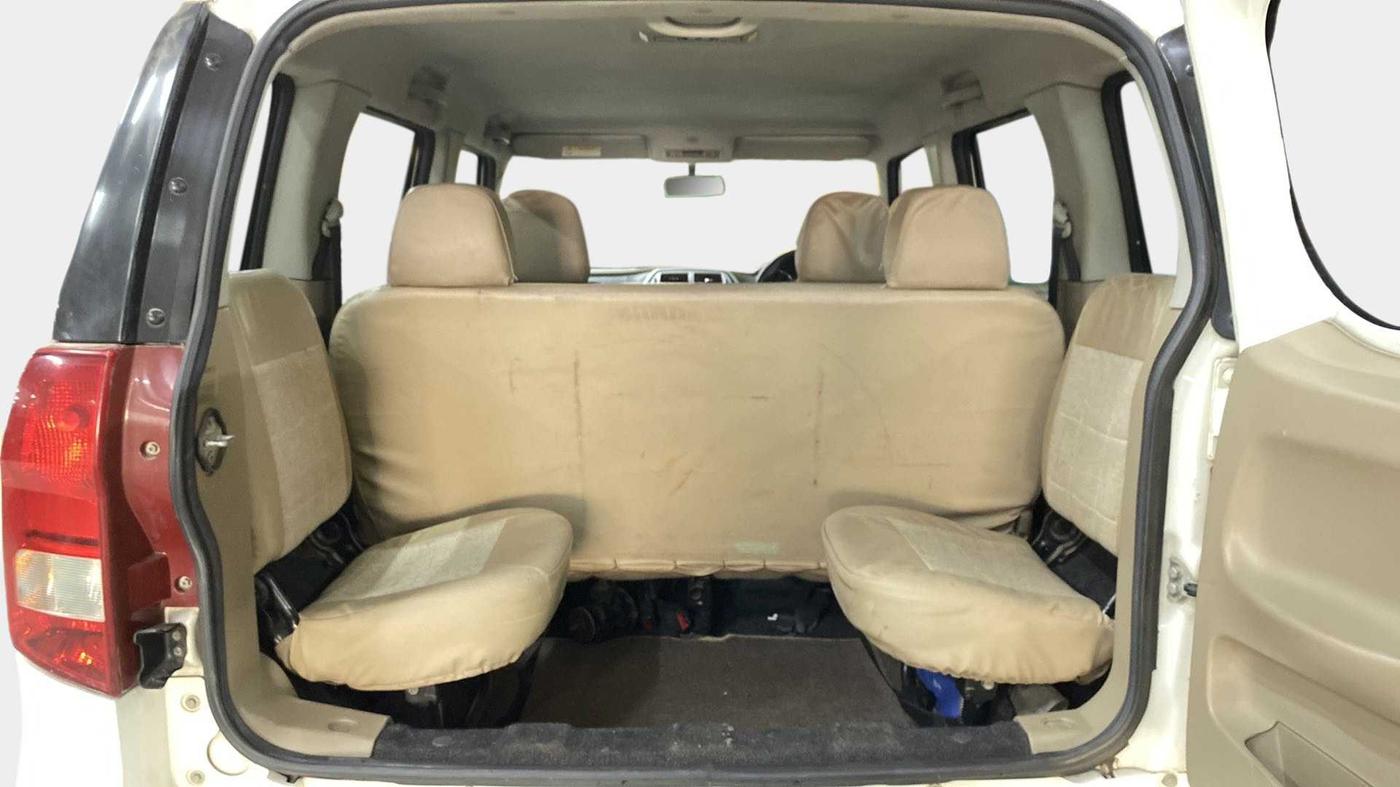2016 Mahindra TUV300 T8, Diesel, Manual, 54,567 km, Boot Door Open