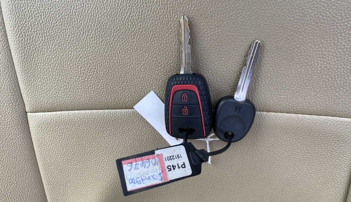 2020 Hyundai NEW SANTRO SPORTZ AMT, Petrol, Automatic, 11,476 km, Key Close Up