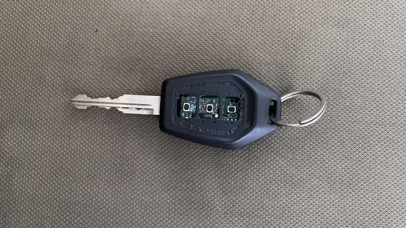 2016 Mahindra TUV300 T8 AMT, Diesel, Automatic, 6,807 km, Key Close Up
