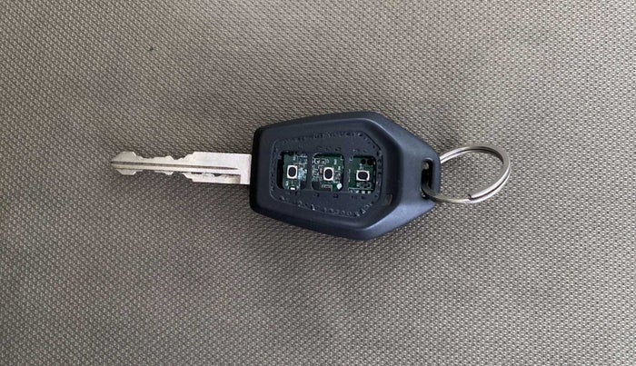 2016 Mahindra TUV300 T8 AMT, Diesel, Automatic, 6,807 km, Key Close Up