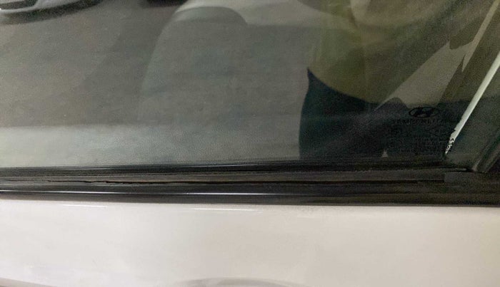 2018 Hyundai Xcent SX 1.2, Petrol, Manual, 49,214 km, Front passenger door - Weather strip has minor damage