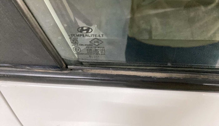2018 Hyundai Xcent SX 1.2, Petrol, Manual, 49,214 km, Driver-side door - Weather strip has minor damage
