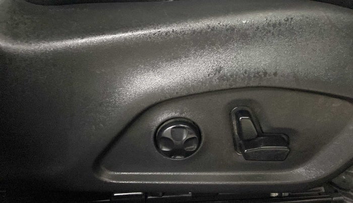 2019 Jeep Compass LIMITED PLUS DIESEL 4X4, Diesel, Manual, 36,815 km, Driver Side Adjustment Panel