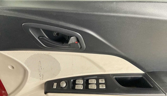 2019 Mahindra XUV300 W6 1.5 DIESEL, Diesel, Manual, 45,208 km, Driver Side Door Panels Control
