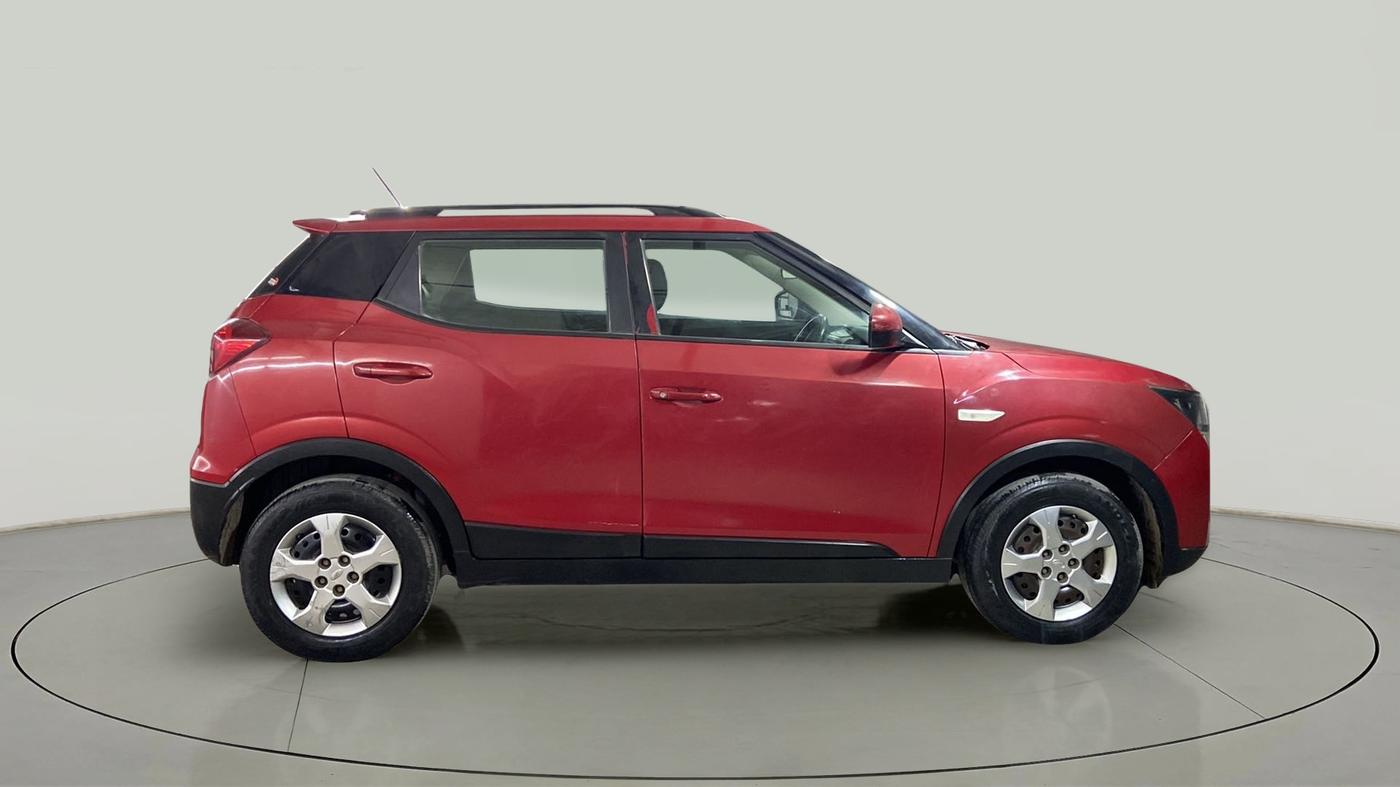 2019 Mahindra XUV300 W6 1.5 DIESEL, Diesel, Manual, 45,208 km, Right Side View