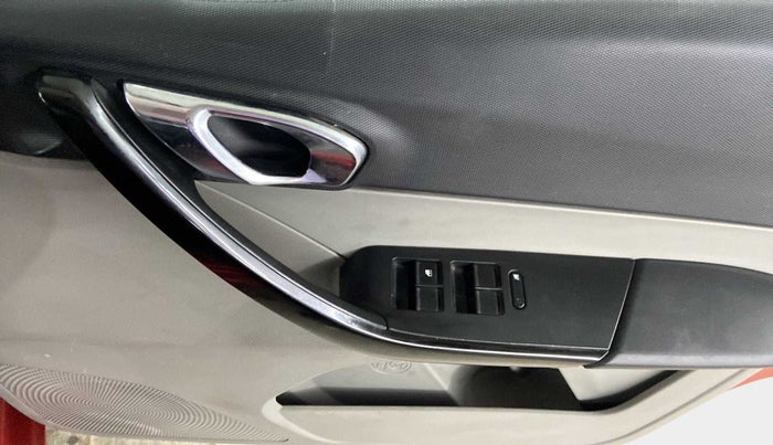 2018 Tata Tiago XZA PETROL, Petrol, Automatic, 33,053 km, Driver Side Door Panels Control