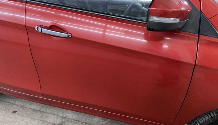 2018 Tata Tiago XZA PETROL, Petrol, Automatic, 33,053 km, Driver-side door - Checker assembly is not functional