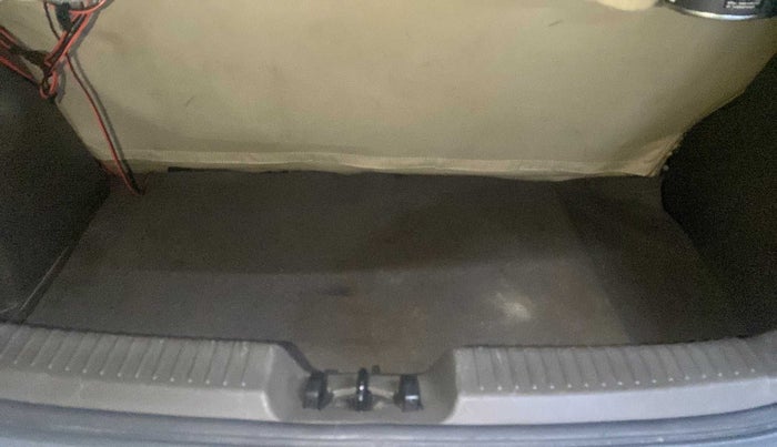 2010 Hyundai i10 MAGNA 1.2, Petrol, Manual, 80,356 km, Boot Inside