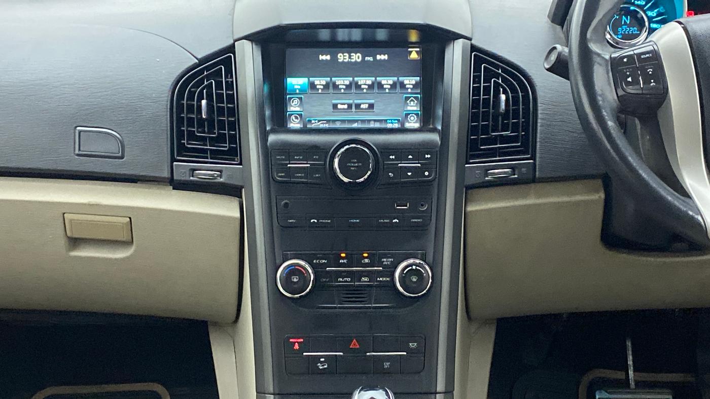 2016 Mahindra XUV500 W10 AT, Diesel, Automatic, 93,153 km, Air Conditioner