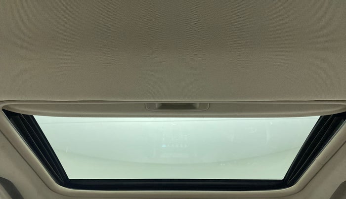 2016 Mahindra XUV500 W10 AT, Diesel, Automatic, 93,153 km, Moonroof/ Sunroof