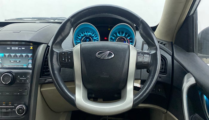 2016 Mahindra XUV500 W10 AT, Diesel, Automatic, 93,153 km, Steering Wheel Close Up