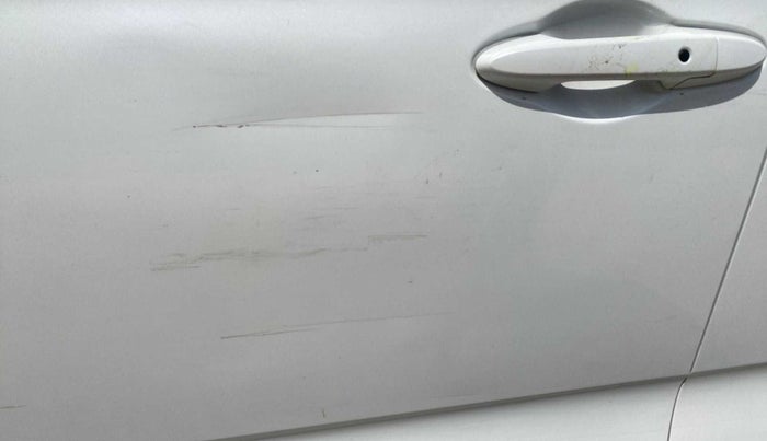 2019 Honda Amaze 1.2L I-VTEC VX, Petrol, Manual, 90,239 km, Front passenger door - Circle - Paint ok & Dent >4 inch(Dent on Criase Line)