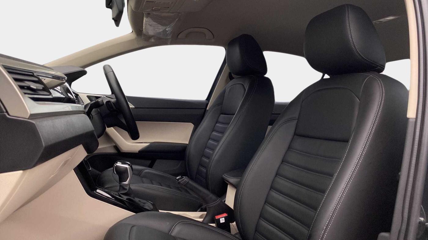 2022 Volkswagen VIRTUS HIGHLINE TSI 1.0 AT, Petrol, Automatic, 6,664 km, Right Side Front Door Cabin