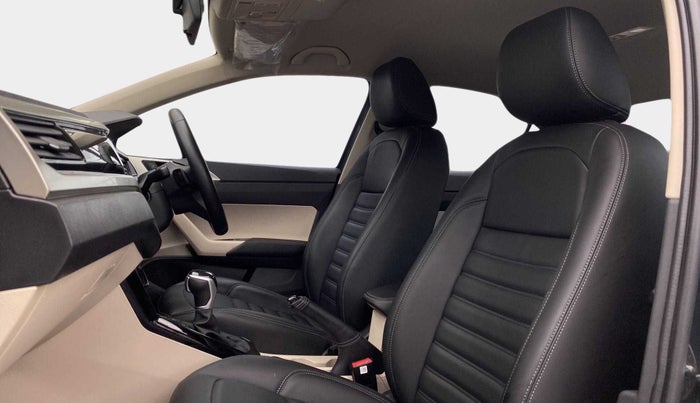 2022 Volkswagen VIRTUS HIGHLINE TSI 1.0 AT, Petrol, Automatic, 6,664 km, Right Side Front Door Cabin