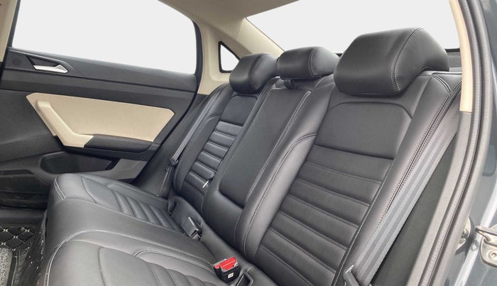 2022 Volkswagen VIRTUS HIGHLINE TSI 1.0 AT, Petrol, Automatic, 6,664 km, Right Side Rear Door Cabin