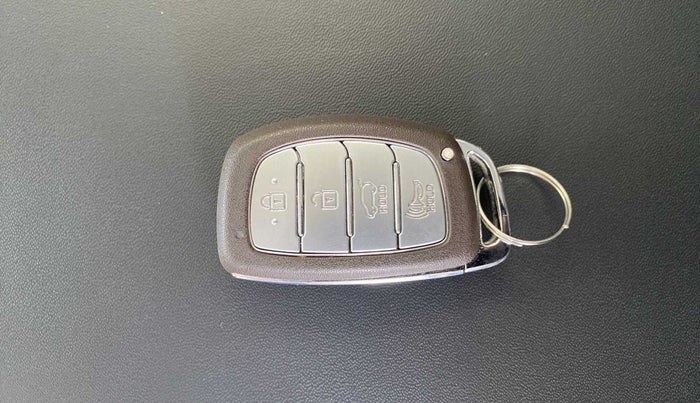 2020 Hyundai VENUE SX 1.5 (O) EXECUTIVE CRDI, Diesel, Manual, 21,480 km, Key Close Up