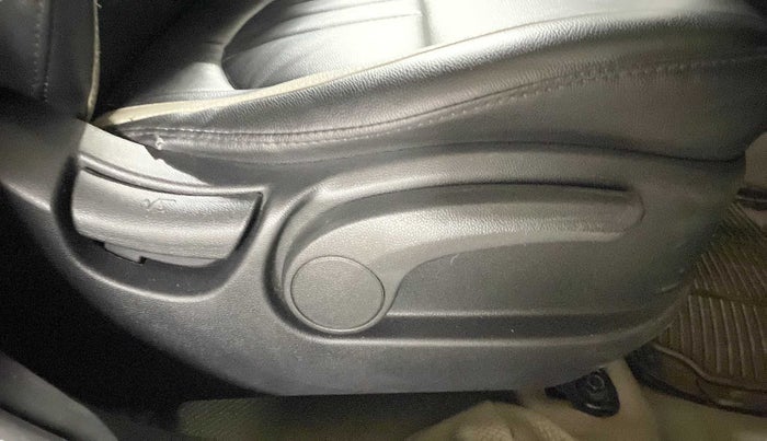 2016 Hyundai Creta SX PLUS AT 1.6 PETROL, Petrol, Automatic, 19,053 km, Driver Side Adjustment Panel