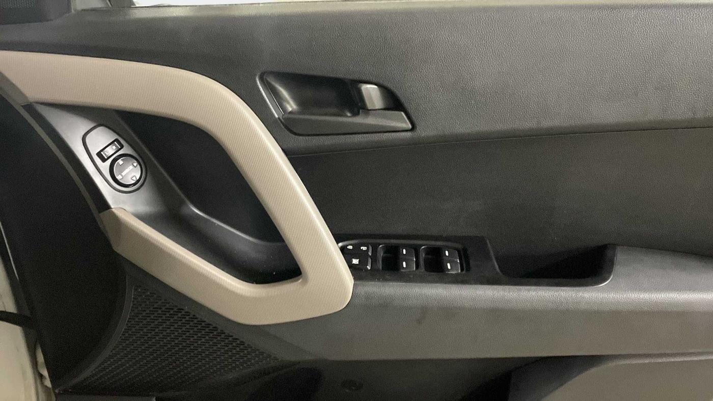 2017 Hyundai Creta E PLUS 1.6 PETROL, Petrol, Manual, 25,217 km, Driver Side Door Panels Control