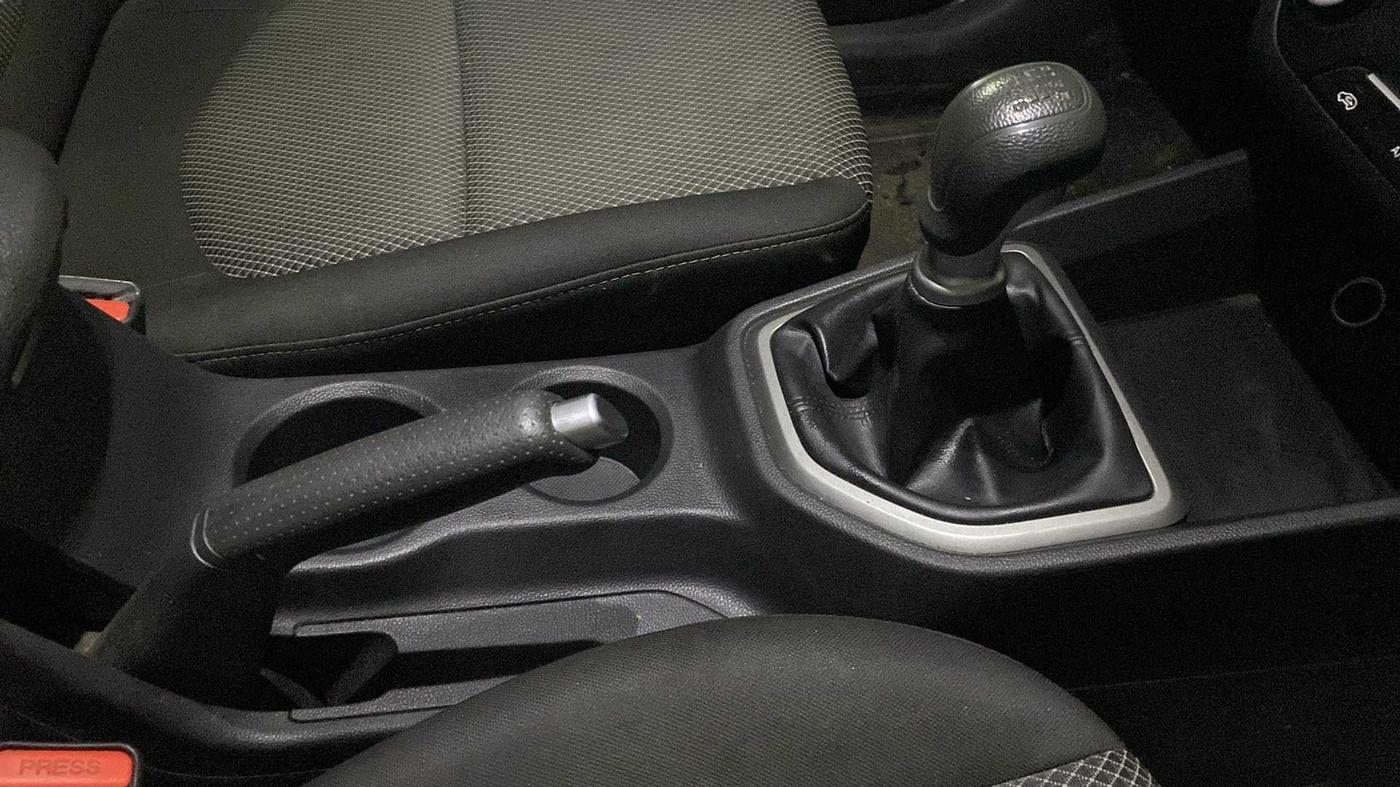2017 Hyundai Creta E PLUS 1.6 PETROL, Petrol, Manual, 25,217 km, Gear Lever