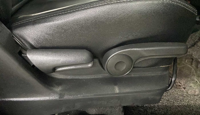 2019 Maruti Vitara Brezza ZDI, Diesel, Manual, 41,160 km, Driver Side Adjustment Panel