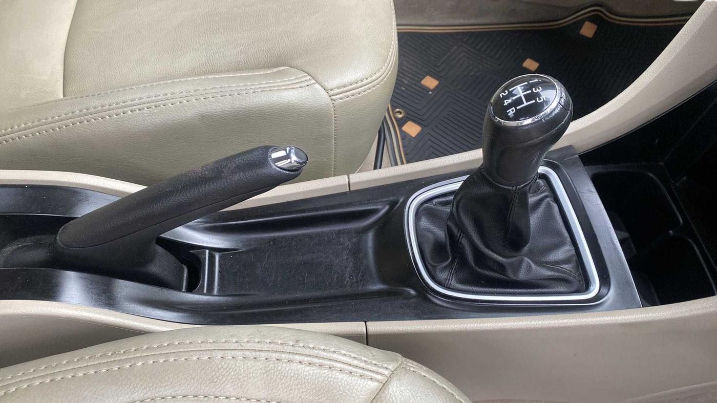 2018 Maruti Ciaz ZETA DIESEL 1.3, Diesel, Manual, 81,305 km, Gear Lever