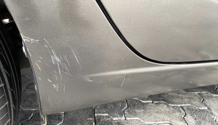 2018 Maruti Ciaz ZETA DIESEL 1.3, Diesel, Manual, 81,305 km, Right running board - Minor scratches