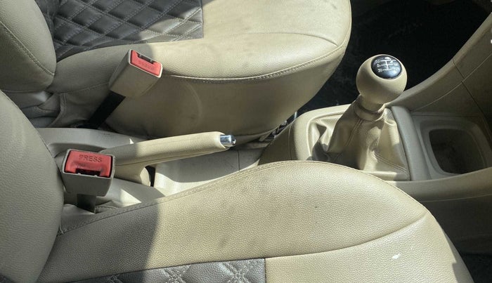 2014 Maruti Ertiga ZDI, Diesel, Manual, 1,00,227 km, Gear Lever