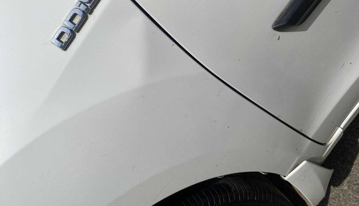 2014 Maruti Ertiga ZDI, Diesel, Manual, 1,00,227 km, Left fender - Slightly dented