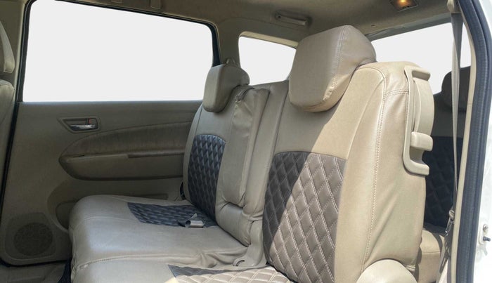 2014 Maruti Ertiga ZDI, Diesel, Manual, 1,00,227 km, Right Side Rear Door Cabin