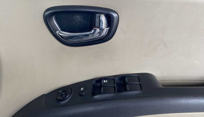 2013 Hyundai i10 SPORTZ 1.2, Petrol, Manual, 85,057 km, Driver Side Door Panels Control