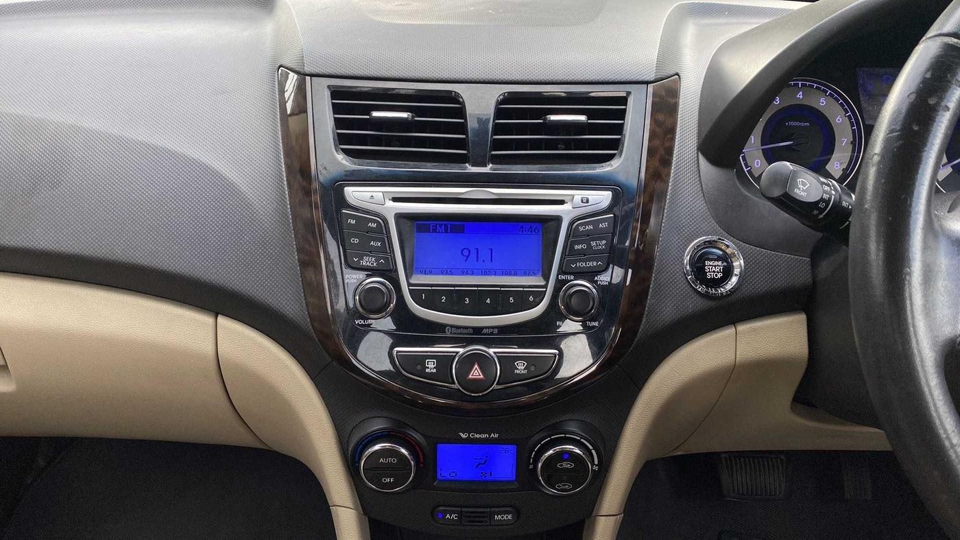 2013 Hyundai Verna FLUIDIC 1.6 VTVT SX AT, Petrol, Automatic, 43,829 km, Air Conditioner