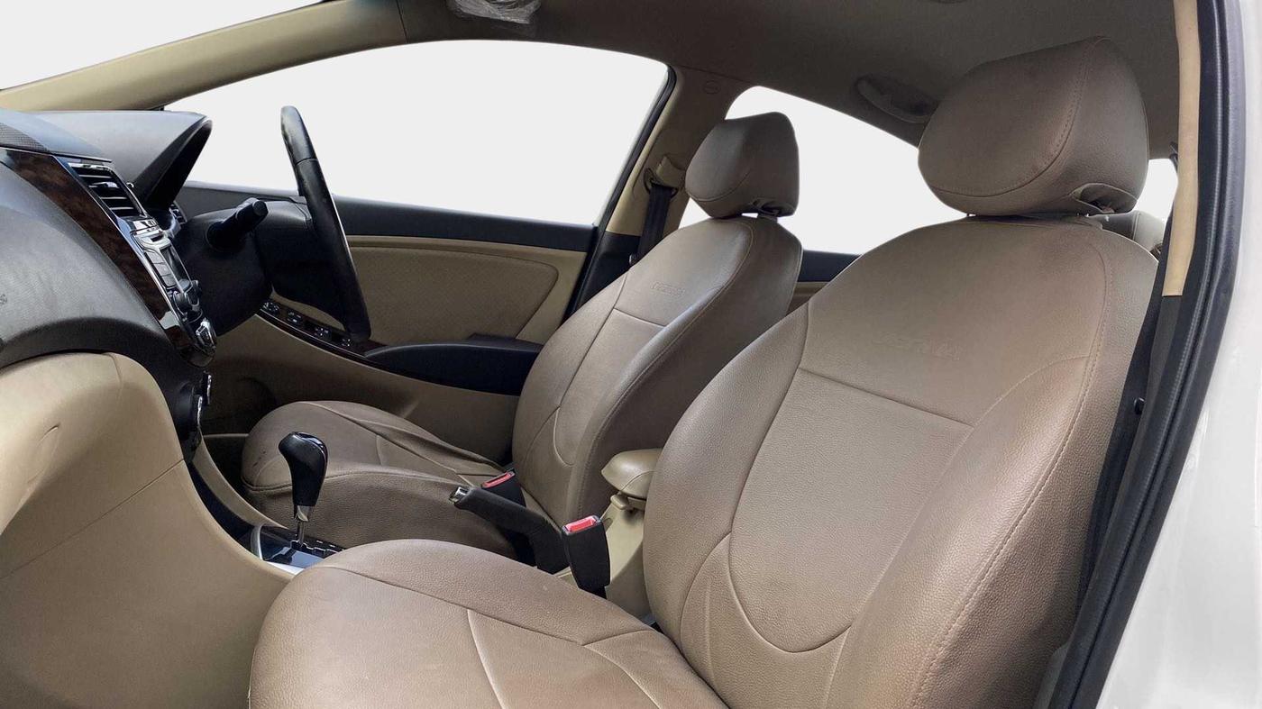 2013 Hyundai Verna FLUIDIC 1.6 VTVT SX AT, Petrol, Automatic, 43,829 km, Right Side Front Door Cabin