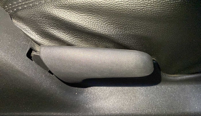 2020 Maruti Vitara Brezza VXI, Petrol, Manual, 27,328 km, Driver Side Adjustment Panel