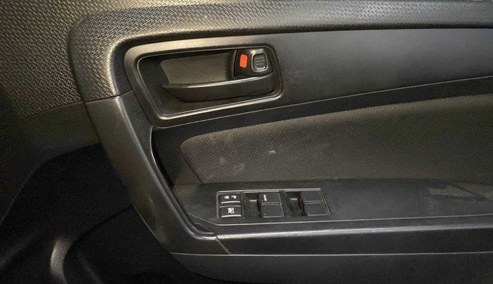 2020 Maruti Vitara Brezza VXI, Petrol, Manual, 27,328 km, Driver Side Door Panels Control