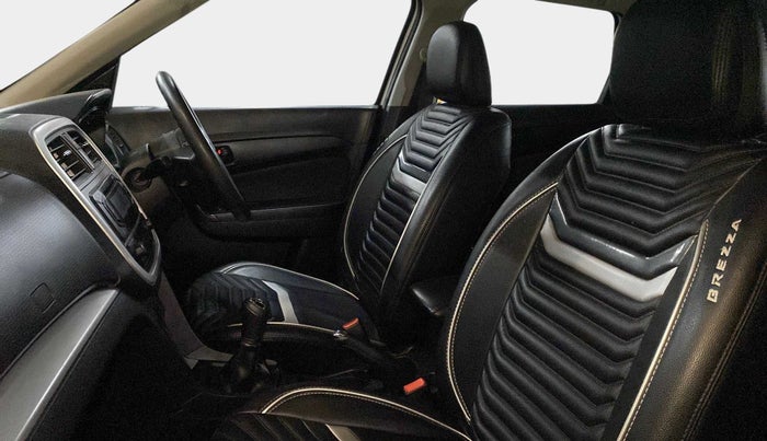 2020 Maruti Vitara Brezza VXI, Petrol, Manual, 27,328 km, Right Side Front Door Cabin
