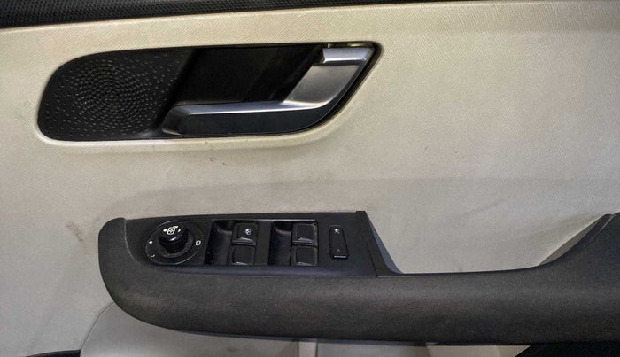 2021 Tata ALTROZ XZ DIESEL, Diesel, Manual, 60,735 km, Driver Side Door Panels Control