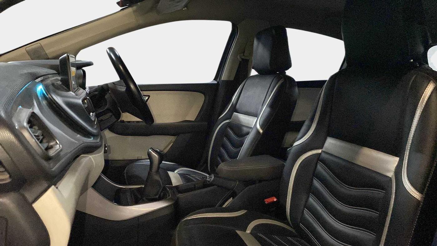 2021 Tata ALTROZ XZ DIESEL, Diesel, Manual, 60,735 km, Right Side Front Door Cabin