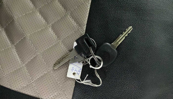 2016 Hyundai Xcent E+, Petrol, Manual, 35,653 km, Key Close Up