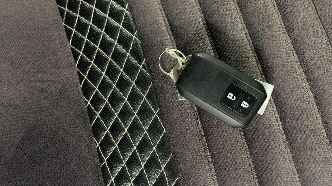 2019 Maruti Baleno ZETA CVT PETROL 1.2, Petrol, Automatic, 64,013 km, Key Close Up
