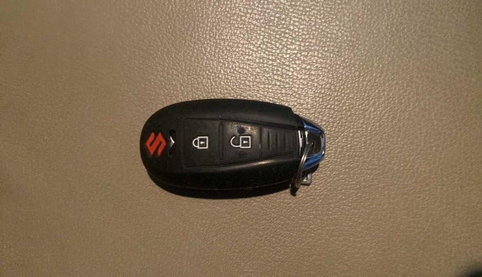 2021 Maruti Ciaz ALPHA  AT 1.5 SHVS PETROL, Petrol, Automatic, 8,740 km, Key Close Up